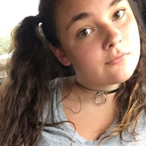 Meet your Posher, Chloe